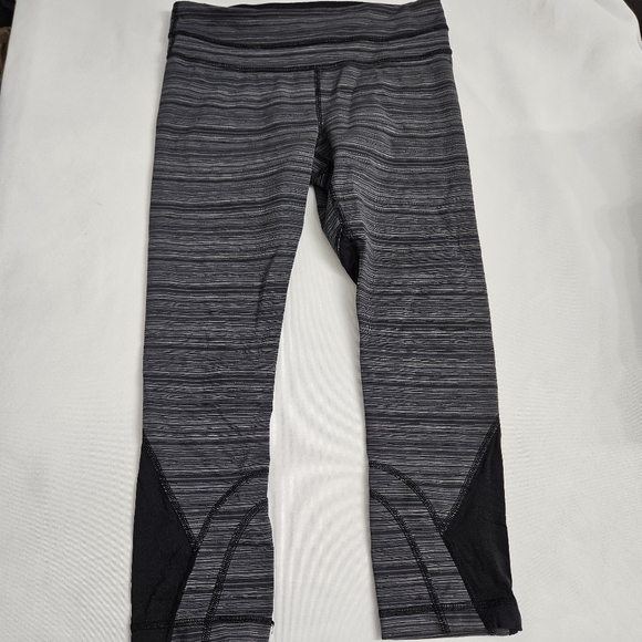 Lululemon Run Inspire Crop Leggings Cyber Stripe Deep Coal Black size 6 - Picture 8 of 16